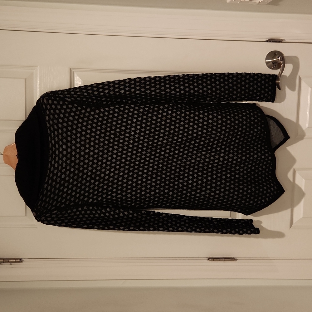 Express Sweater - Picture 3 of 4